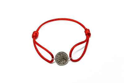 Satijnen armband met origineel zilveren dubbeltje van vóór 1948, verstelbaar koord in diverse kleuren.